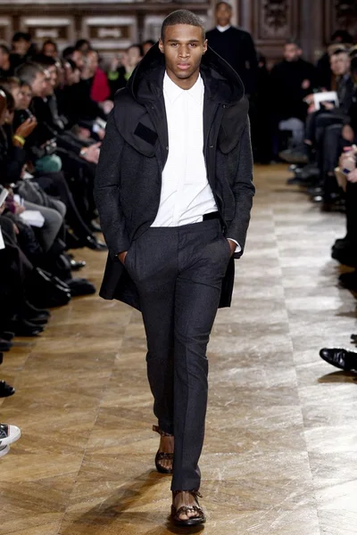 Look 13